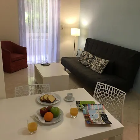 Family Homes Zaharias Apartment